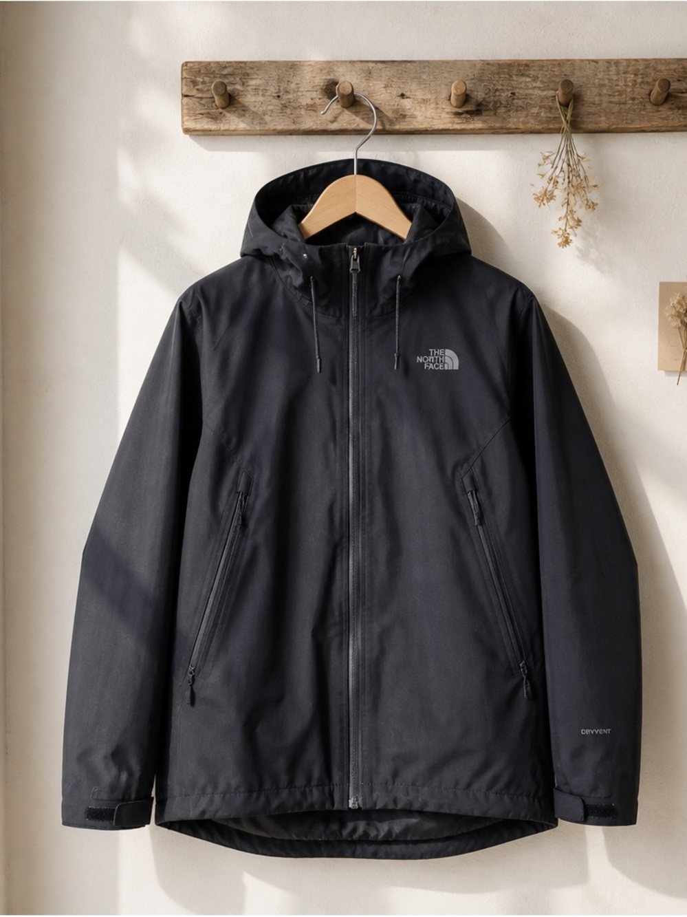 The North Face Women's Black Winter Performance Jacket - Picture 2 of 5